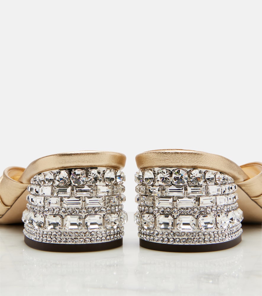  Jimmy Choo Jimmy Choo Pantoletten Mala Aus Metallic-leder Mit Kristallen 