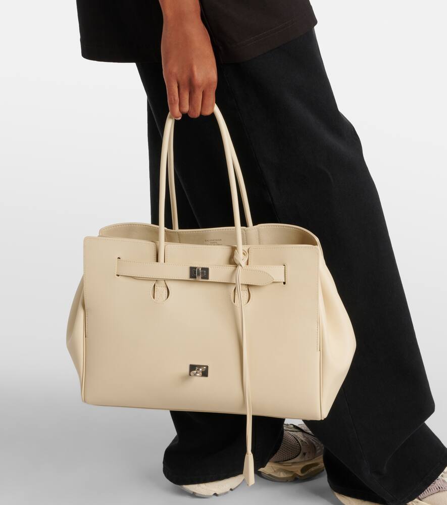 Balenciaga Bel Air Medium Leather Tote Bag In Neutrals