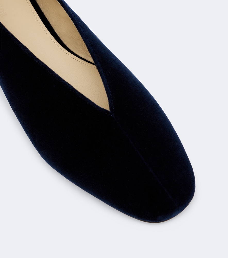 Le Monde Béryl Olympia Velvet Ballet Flats