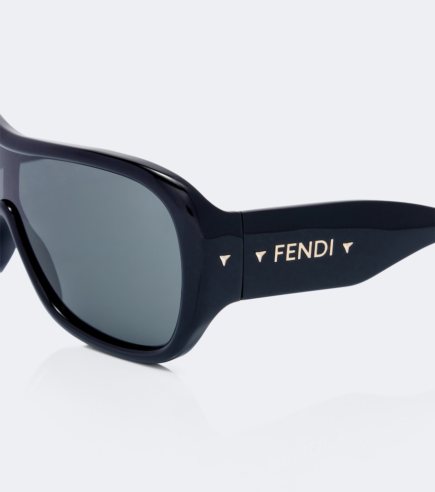 Fendi Screen Shield Sunglasses In Black