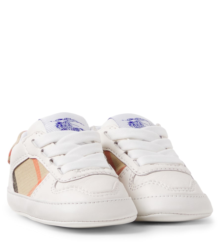 Burberry Kids Bb Baskets Burberry Check en cuir 300$