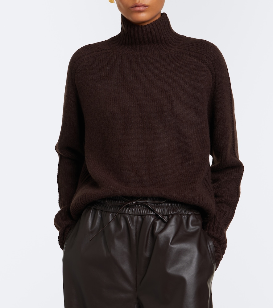 Tilly Lofty Cashmere Sweater