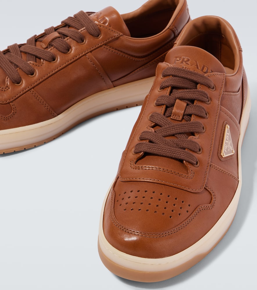 Prada Sneakers Downtown Aus Leder In Braun