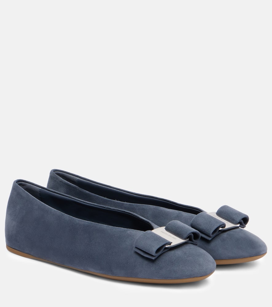Ferragamo Vanna Bow-detail Suede Ballet Flats In Blue