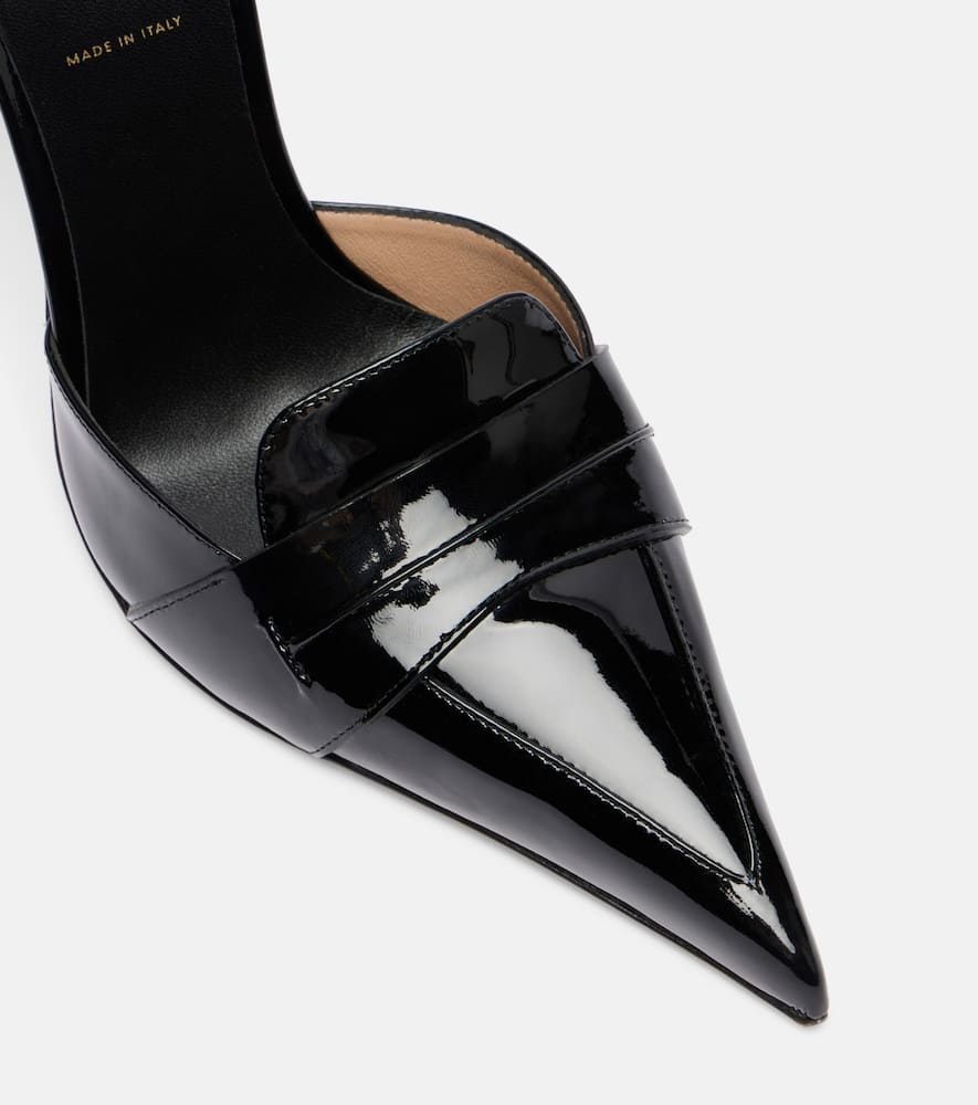 Tom Ford Stylish Pointed Toe Patent Finish Pumps In Black