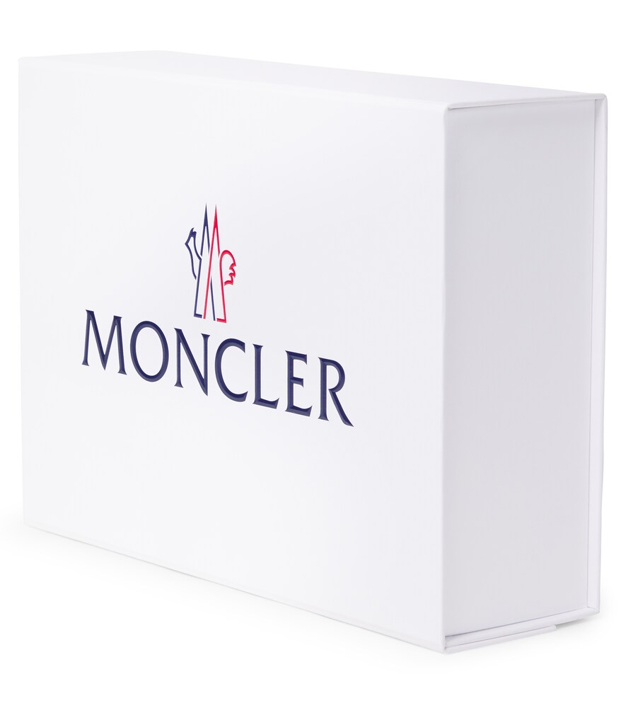  Moncler Enfant Moncler Enfant Baby Set Aus Strampler, Body, Lätzchen Und Mütze 