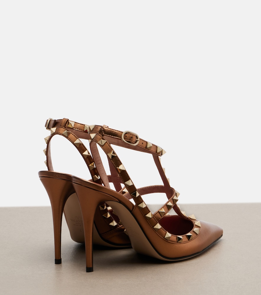  Valentino Garavani Valentino Garavani Rockstud Metallic Leather Pumps 
