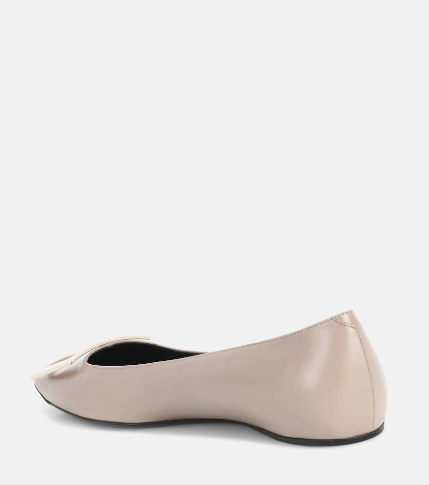 Shop Roger Vivier Belle Vivier Leather Ballet Flats In Grey