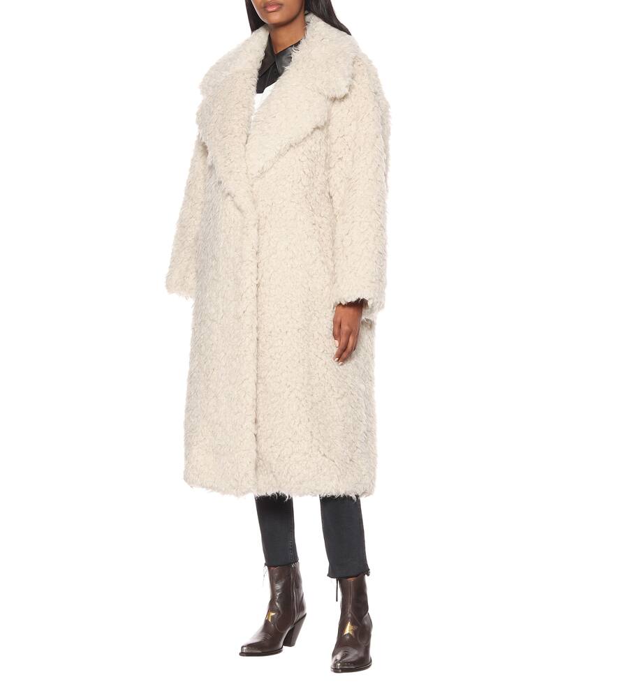 stand faux fur