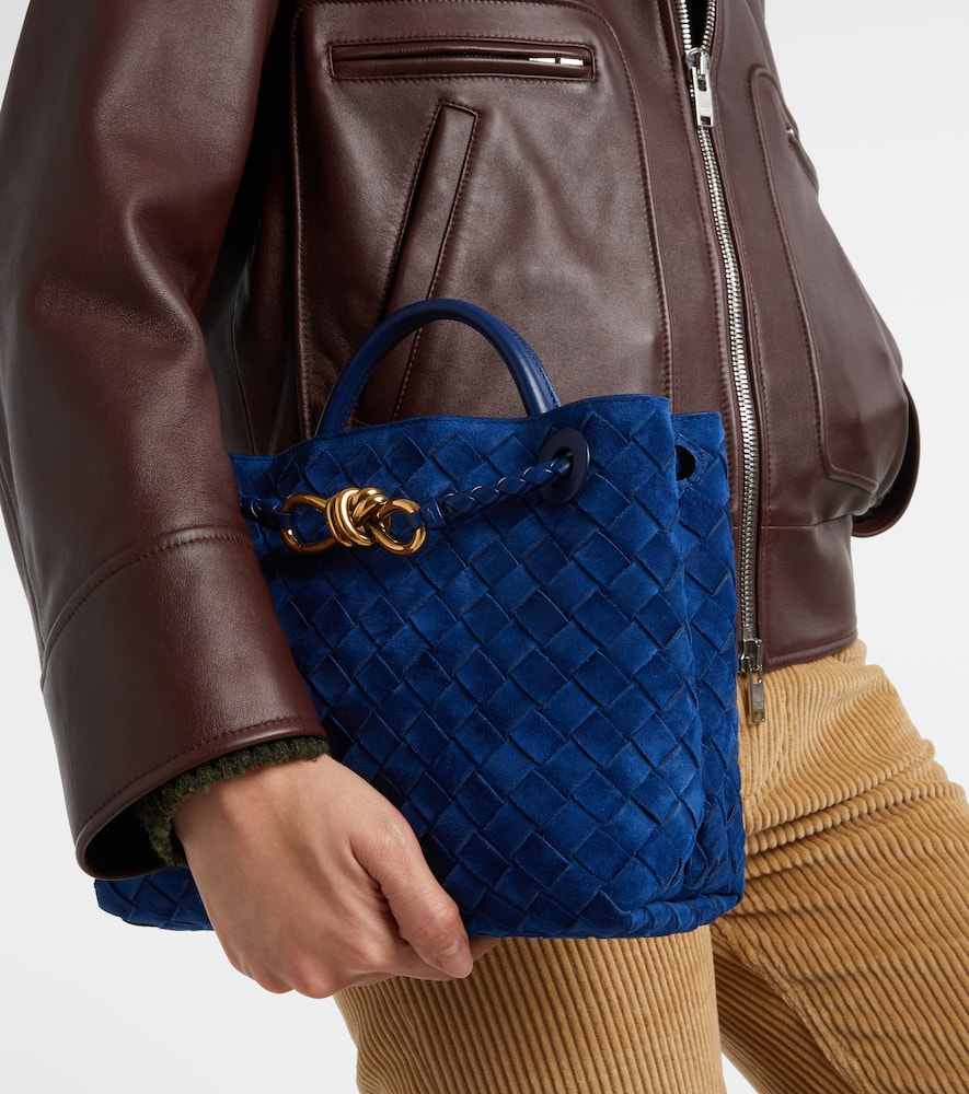 Bottega Veneta Small Intrecciato Leather Andiamo Top-handle Bag In Blue