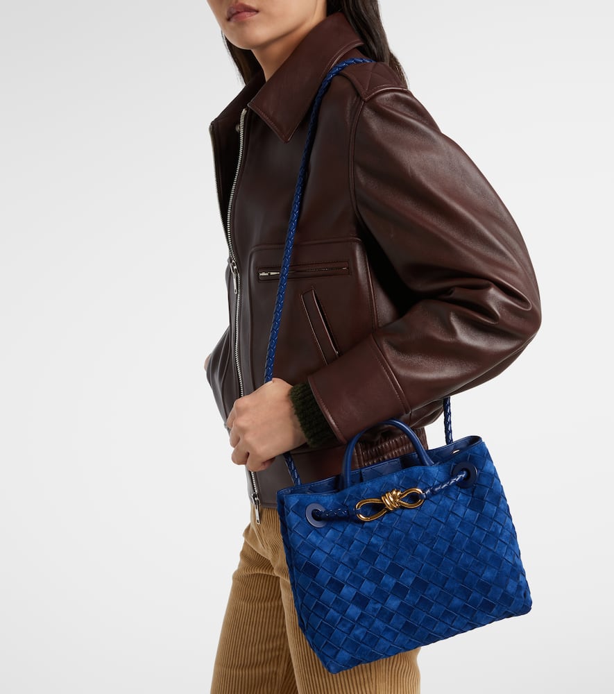 Bottega Veneta Small Intrecciato Leather Andiamo Top-handle Bag In Blue