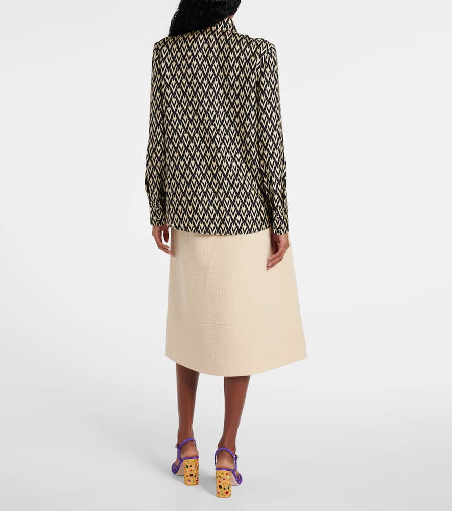 Valentino Toute La V Twill Button-down Shirt In Black