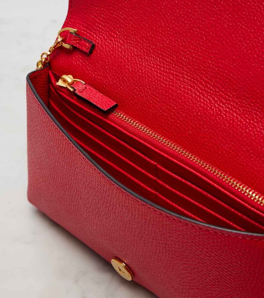  Valentino Garavani Valentino Garavani Vlogo Mini Leather Wallet On Chain 