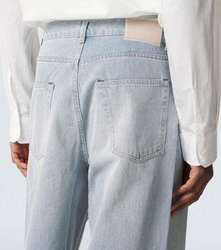 Vast Cut Wide-Leg Jeans