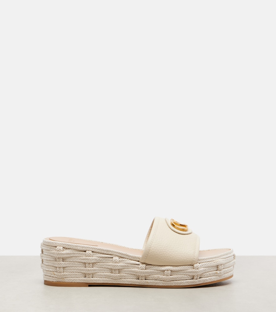  Valentino Garavani Valentino Garavani Vlogo Leather Platform Slides 