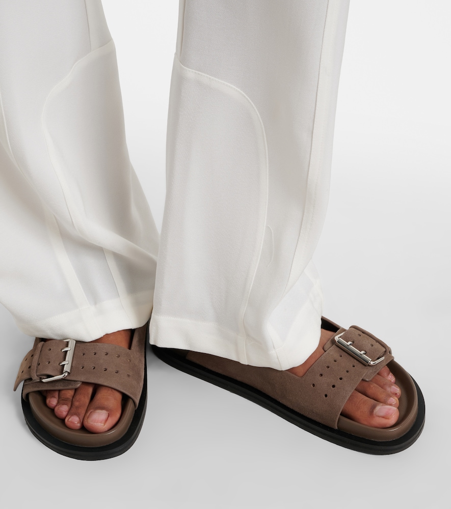 Leon Slides