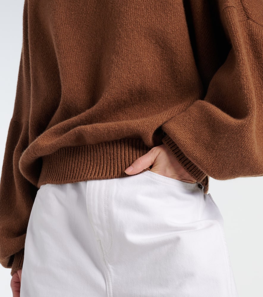 Khaite Wolfe Oversized Cashmere Sweater In Brown