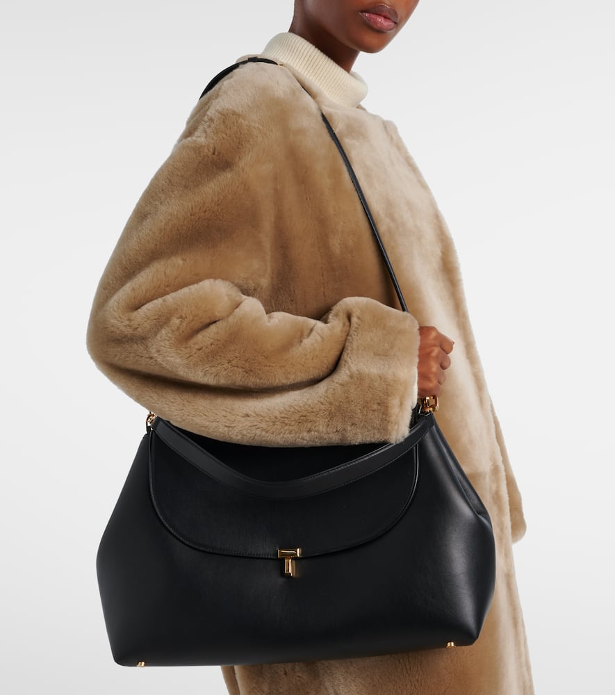 Totême T-lock Medium Leather Tote Bag In Black