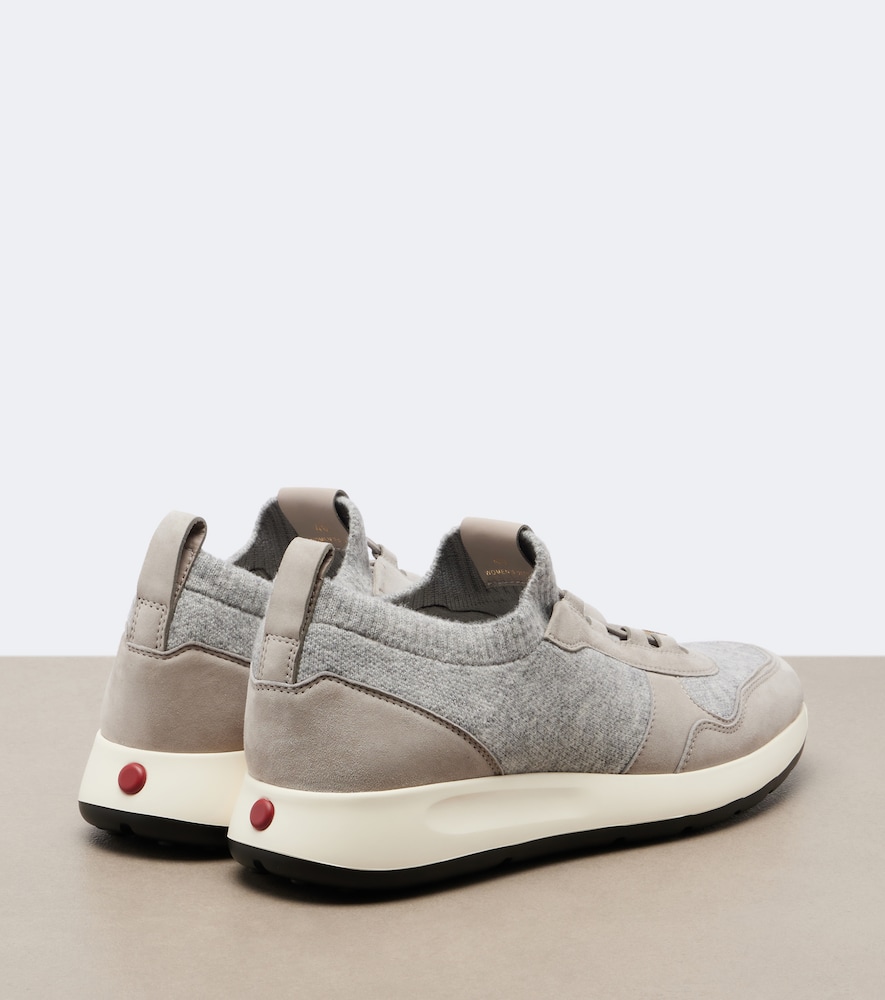 Runner Sneakers