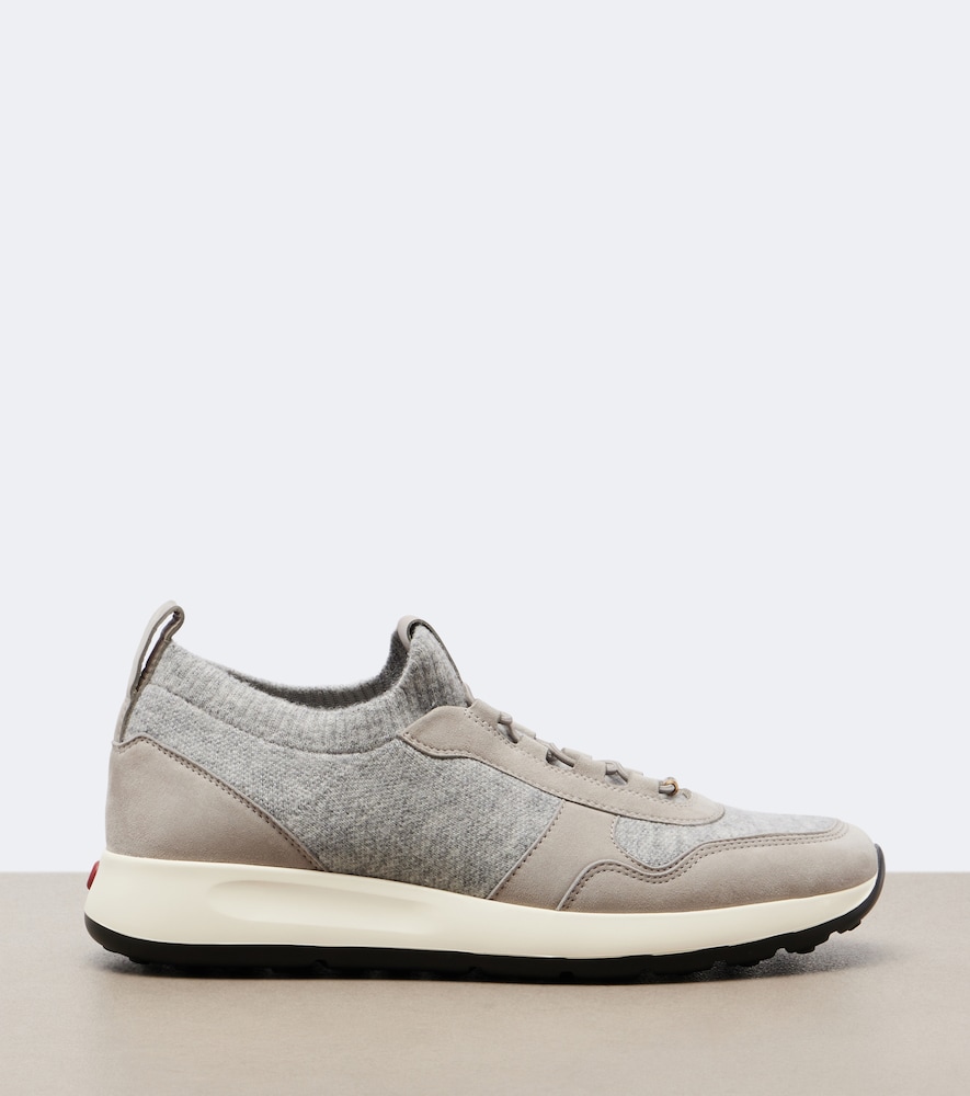 Runner Sneakers