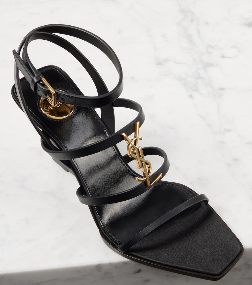 Saint Laurent Cassandra Leather Flat Sandals In Schwarz