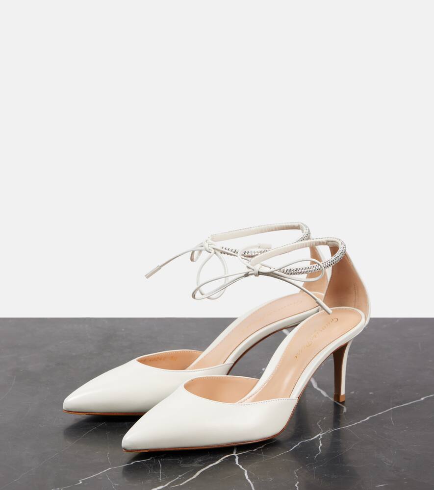 Gianvito Rossi 70 Leather Slingback Pumps In Weiss