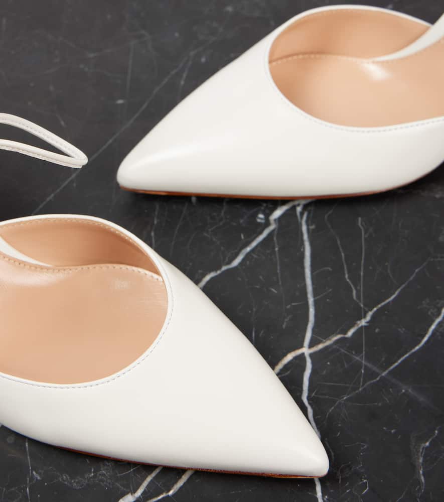 Gianvito Rossi 70 Leather Slingback Pumps In Weiss