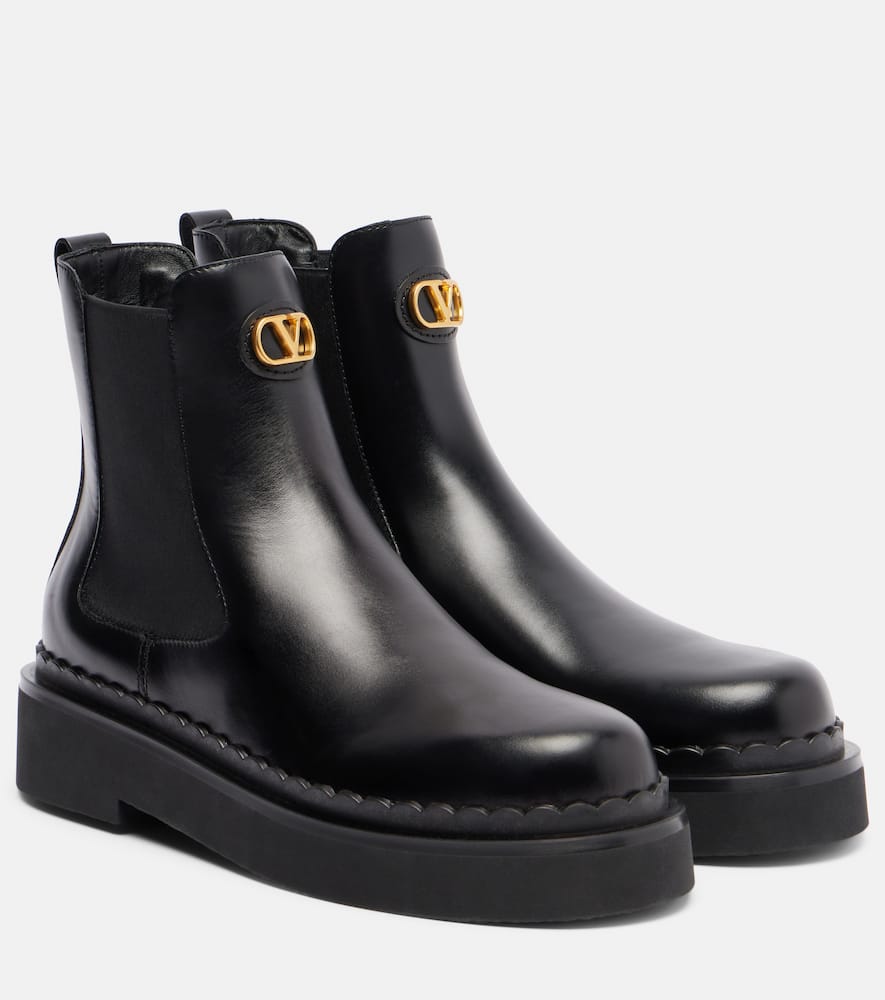 Valentino Stylish Platform Boots Featuring Elastic Panels In Black