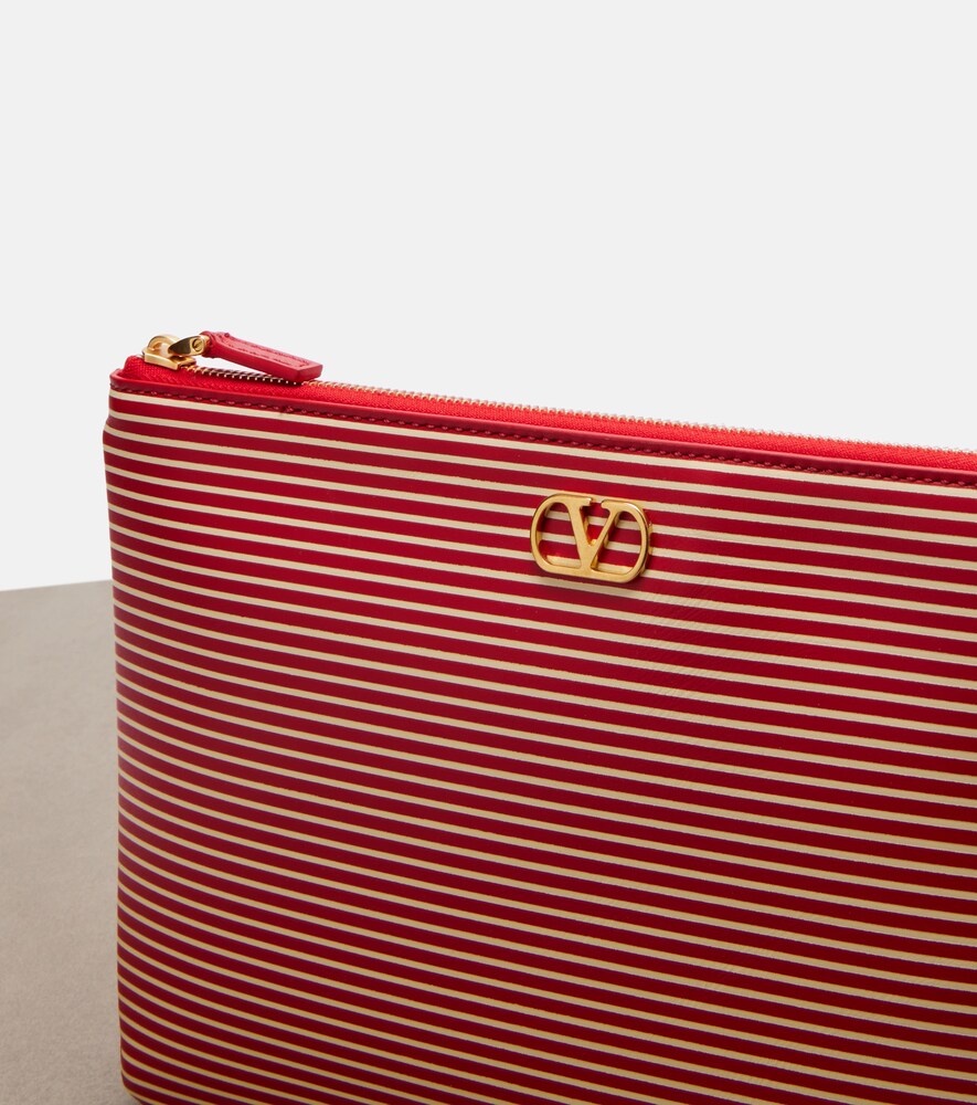  Valentino Garavani Valentino Garavani Clutch Vlogo Aus Leder 