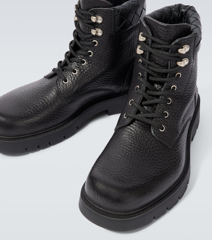 Shop Bottega Veneta Haddock Leather Lace-up Boots In Schwarz