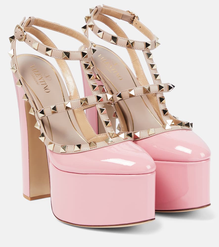 Valentino Rockstud Patent Leather Platform Pumps In Pink