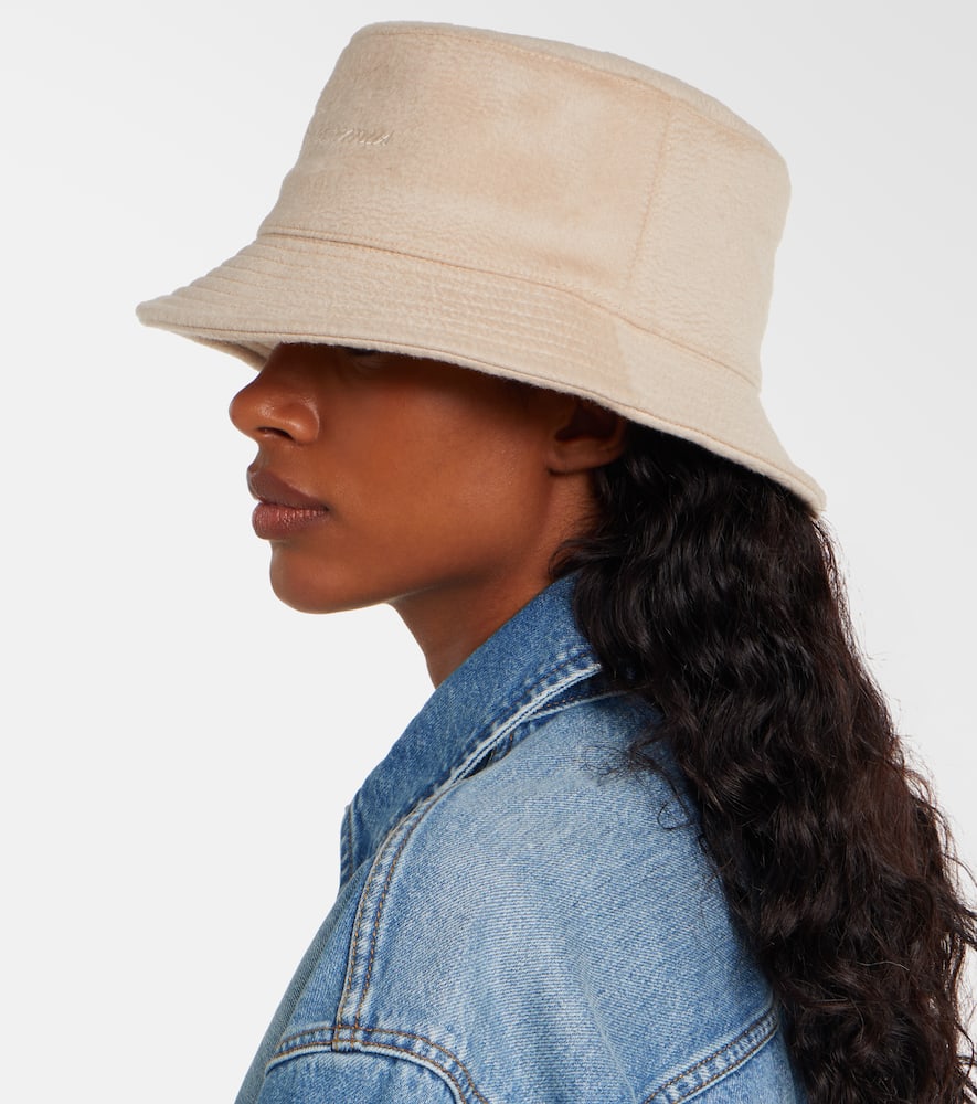 Jacquemus Bob Wool Bucket Hat In Sand
