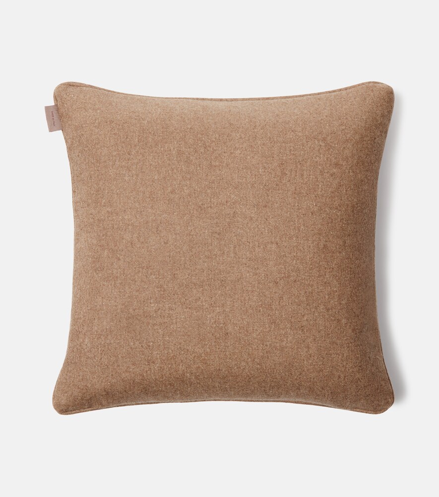  Etro Etro Herald Embroidered Cotton-blend Cushion 