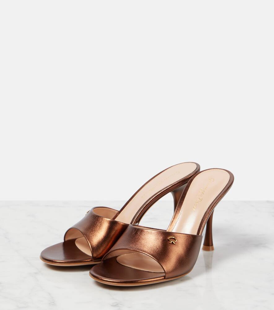 Gianvito Rossi Leather Mules In Brown