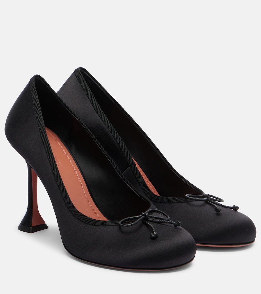 Amina Muaddi Escarpins Lila 95 en satin 600 €
