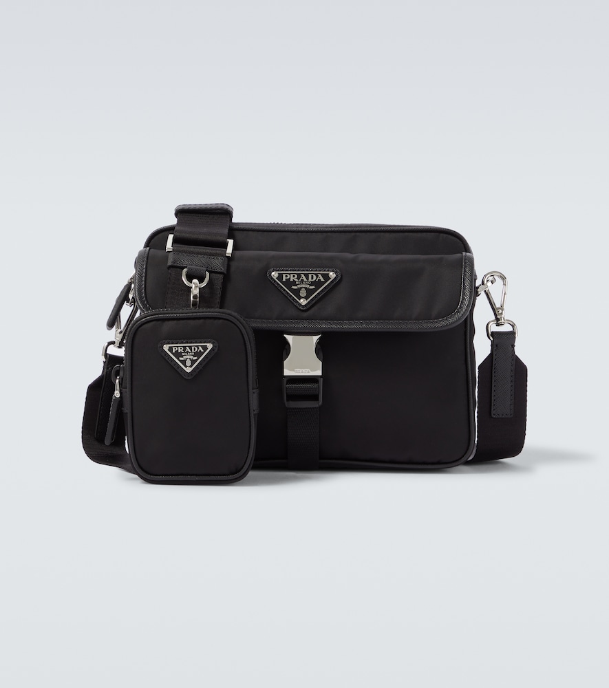 Prada Sac en Re-Nylon et cuir 1900 €