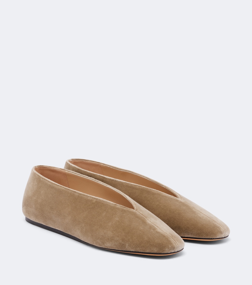 Le Monde Bryl Ballerines Olympia en velours 520€
