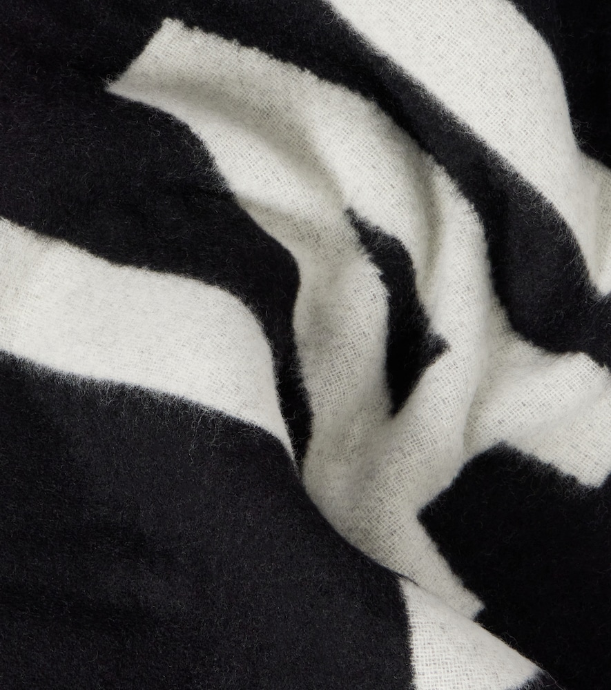 Jacquard Logo Virgin Wool Scarf