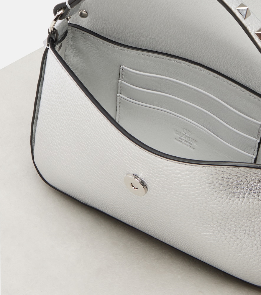  Valentino Garavani Valentino Garavani Henkeltasche Rockstud Small Aus Metallic-leder 