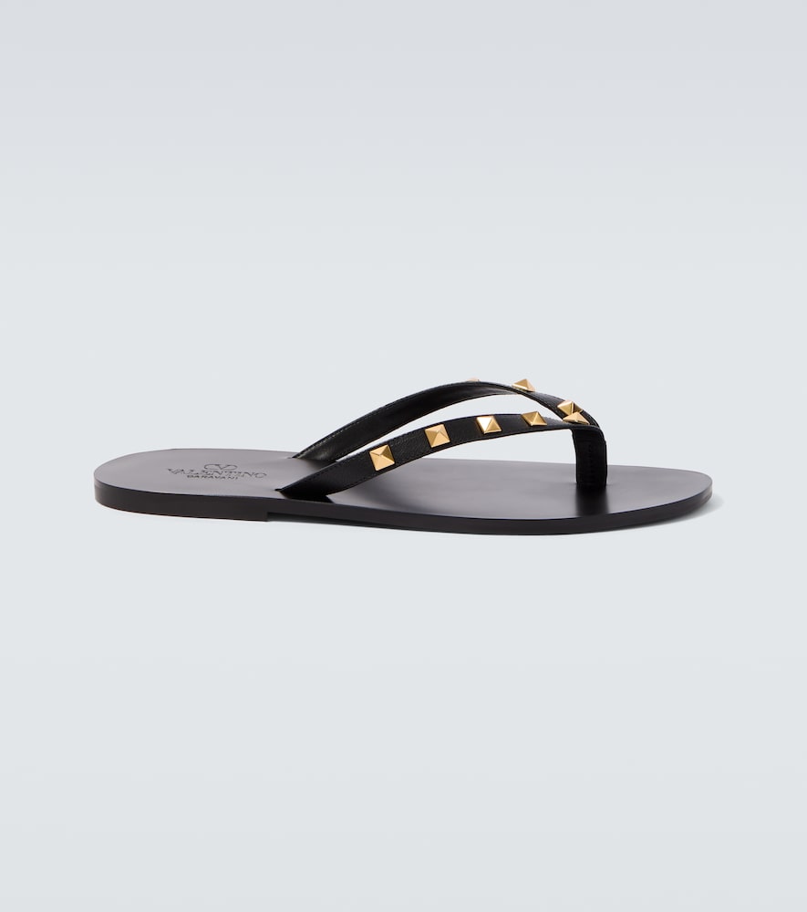  Valentino Garavani Valentino Garavani Rockstud Leather Thong Sandals 