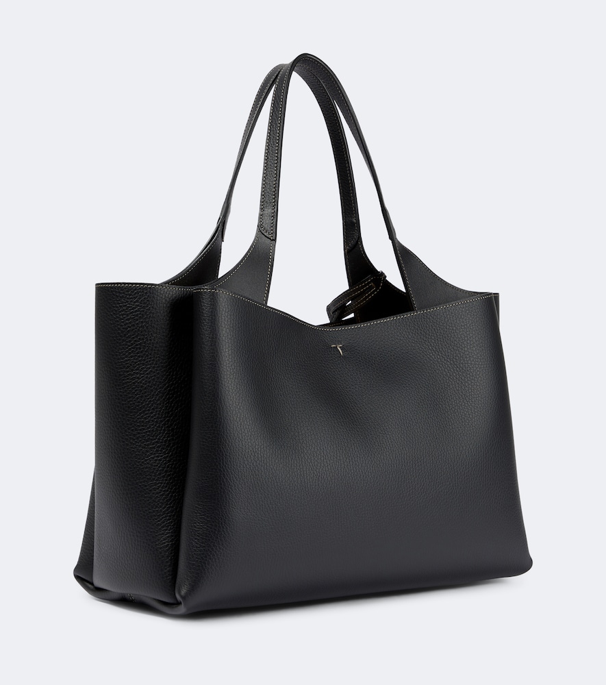 Apa Medium Tote Bag