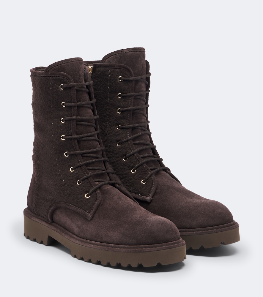 Schnürstiefel aus Veloursleder