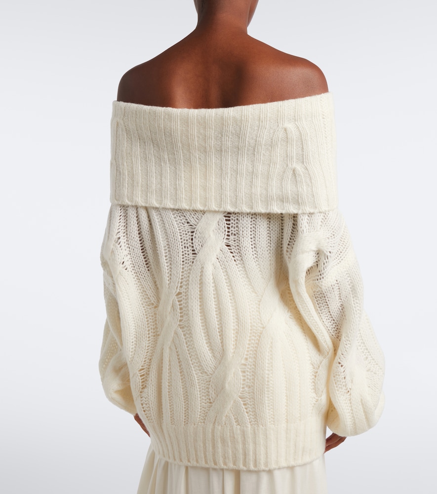 Chaqueline Cashmere And Sweater