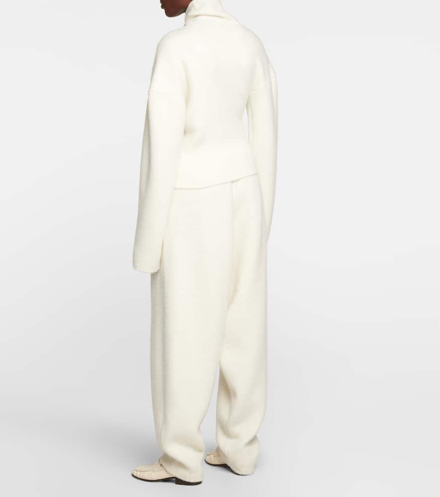 The Row Enoch Wool Turtleneck Sweater In Shell