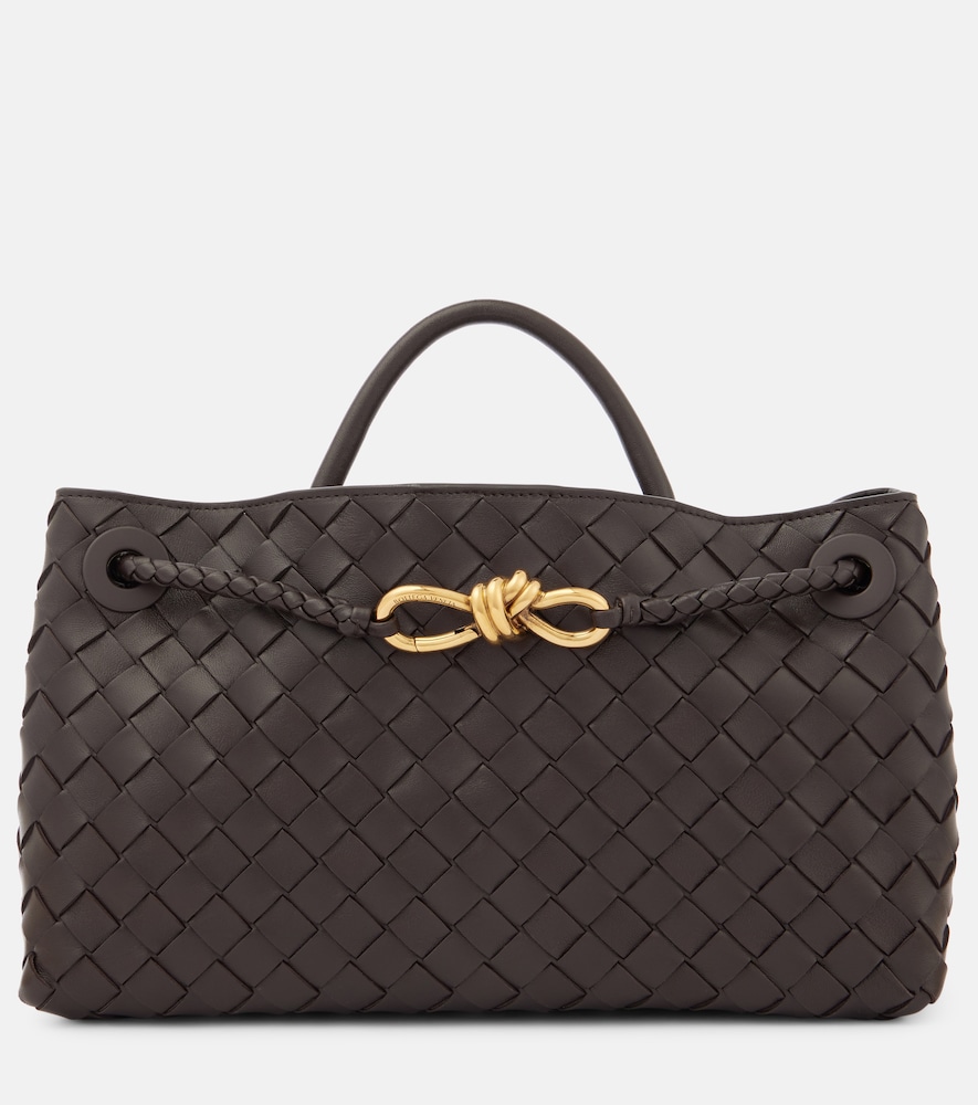 Bottega Veneta Sac East-West Andiamo en cuir 4300 €