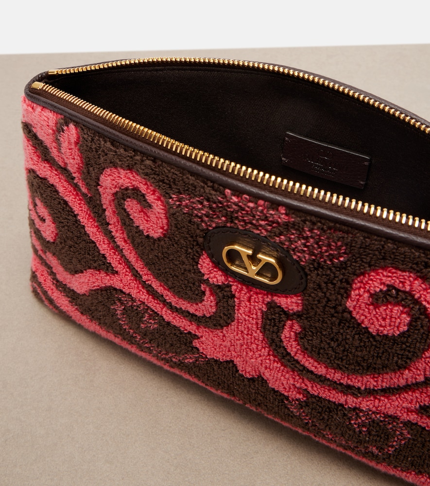  Valentino Garavani Valentino Garavani Vlogo Leather-trimmed Terry Pouch 