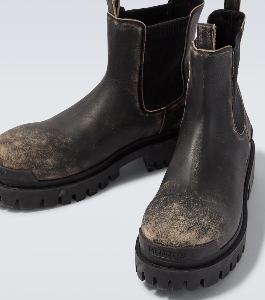  Balenciaga Balenciaga Strike Distressed Leather Chelsea Boots 
