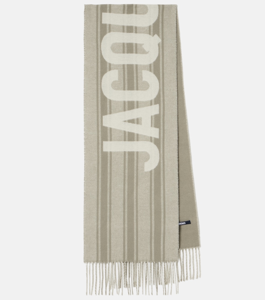 JACQUEMUS Jacquemus Logo fringed virgin wool scarf　Jacquemus ロゴ フリンジ バージンウール スカーフ