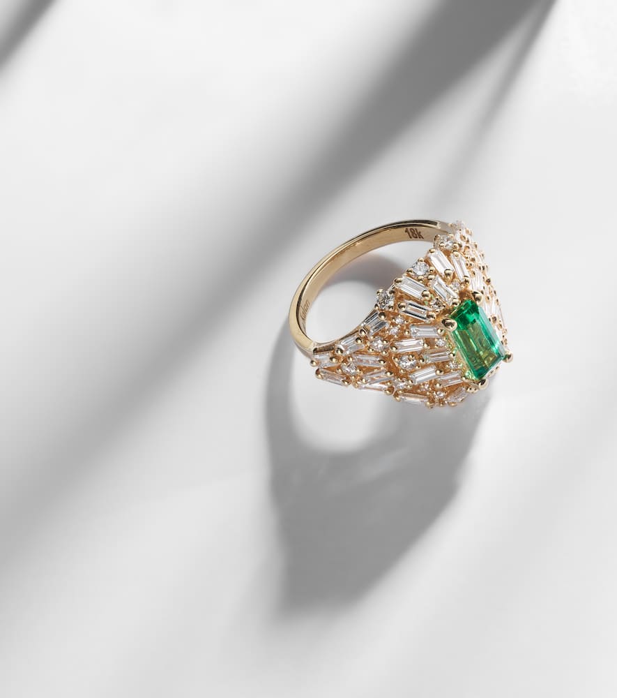 Suzanne Kalan One Of A Kind 18kt Gold Ring With Diamonds And Emerald In Gold