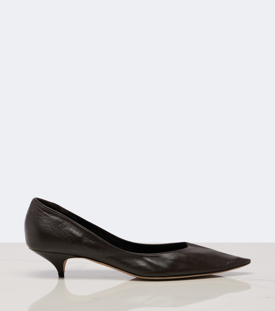 Liisa Three Pumps